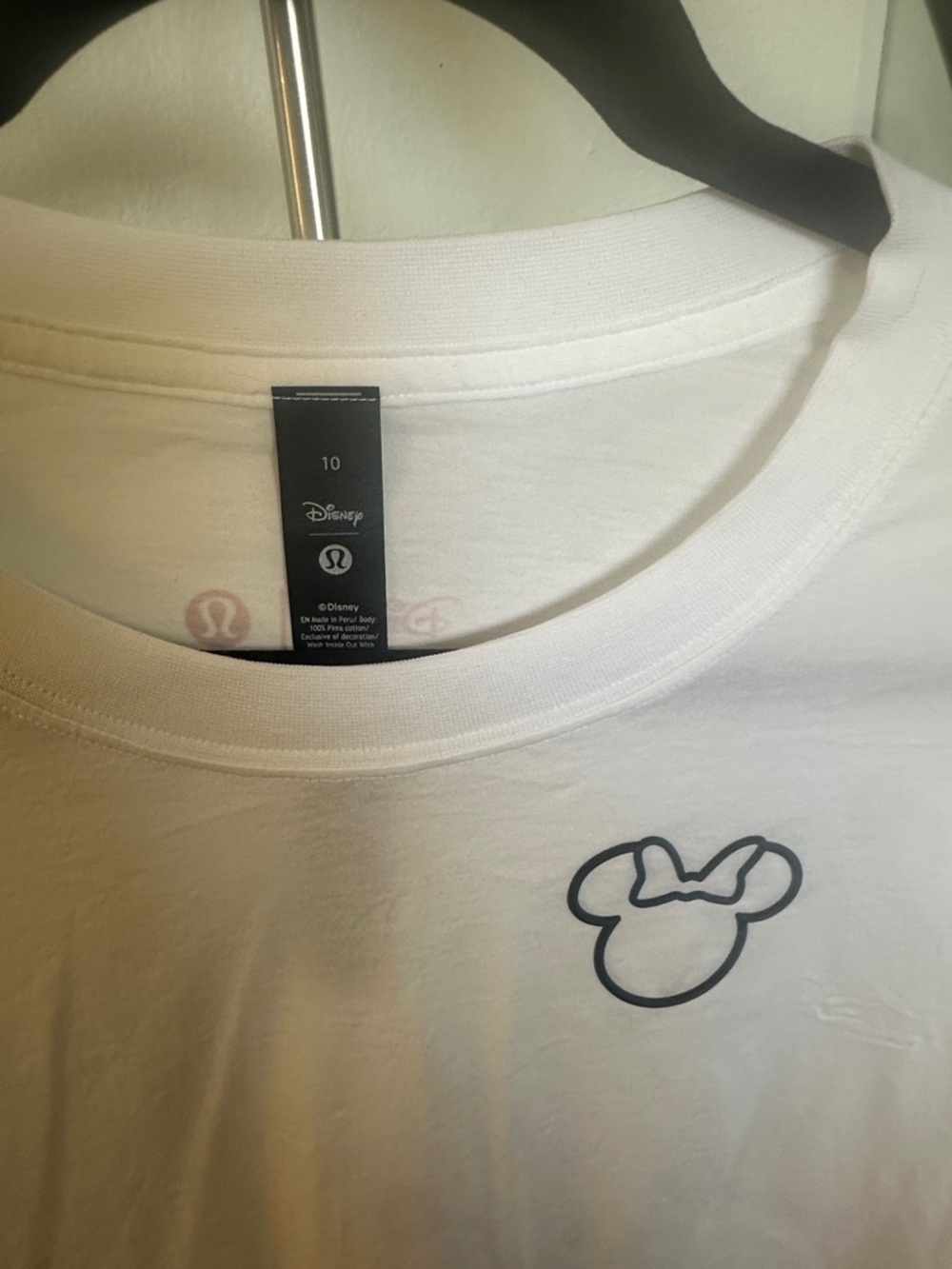 lululemon Disney White Cropped Tee with Black Minnie Outline - Picture 2 of 4